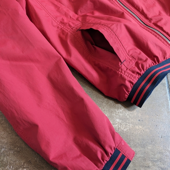 Bugatti Mens Sporty Windbreaker Jacket Size 40R( M-L) Red with Blue Trim - Picture 8 of 16